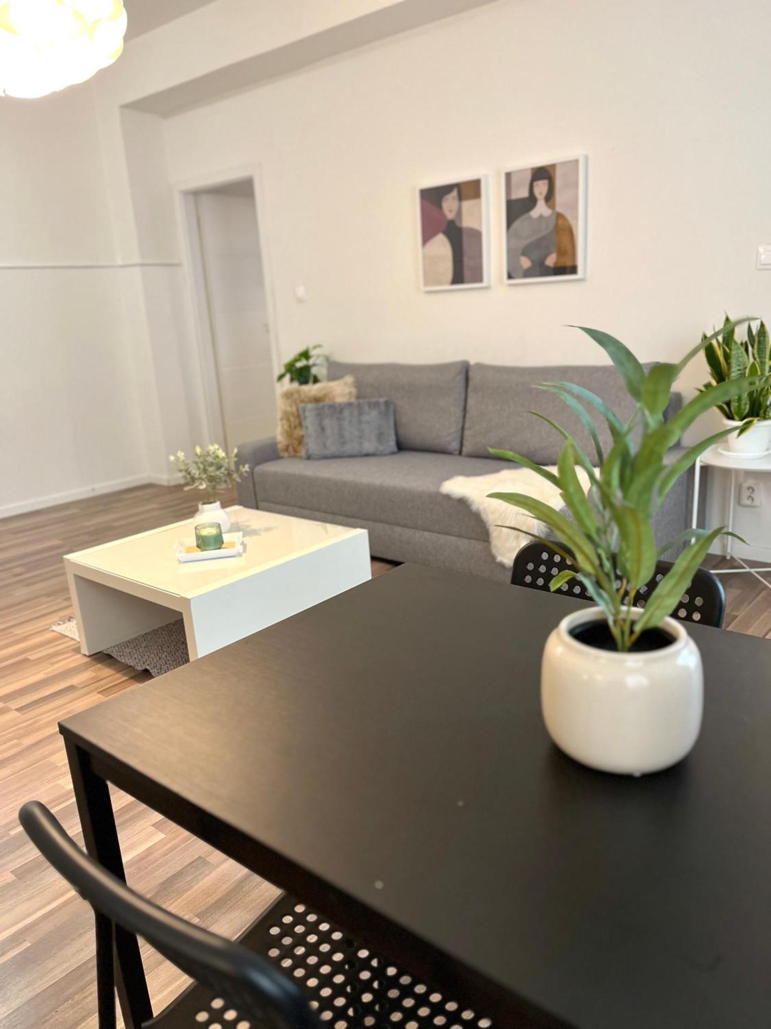 Apartment Adele - Old Town Μπρατισλάβα Εξωτερικό φωτογραφία