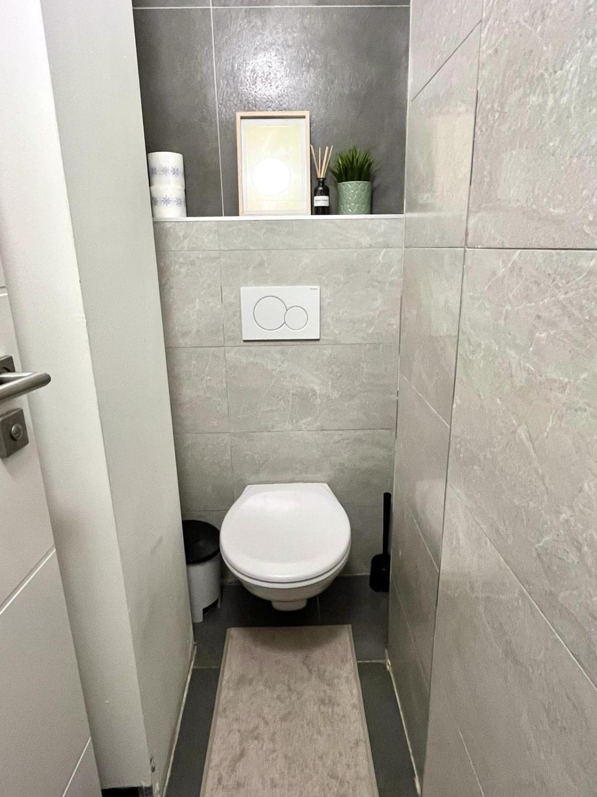 Apartment Adele - Old Town Μπρατισλάβα Εξωτερικό φωτογραφία