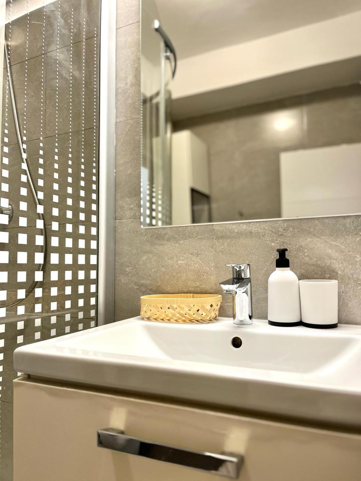 Apartment Adele - Old Town Μπρατισλάβα Εξωτερικό φωτογραφία